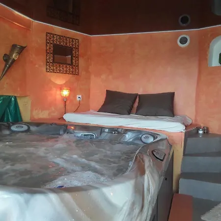 Paradis Acces Jacuzzi